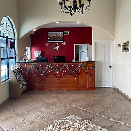 Riviera Inn And Suites Bagian luar foto